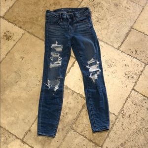 American eagle distressed skinny jean size4 short